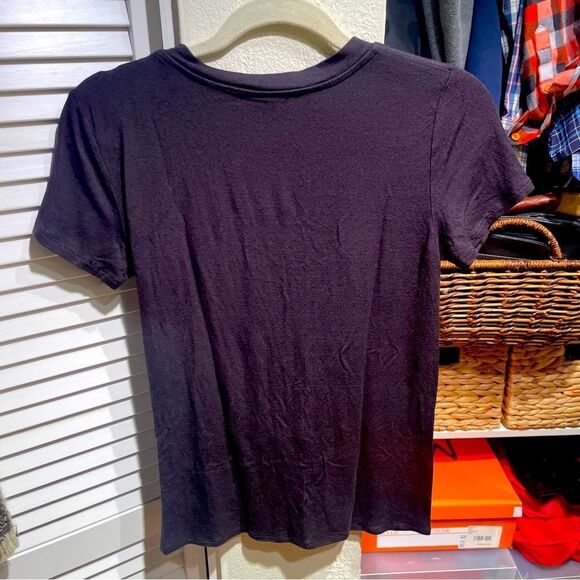 Amour Vert Black Tee - Picture 3 of 4